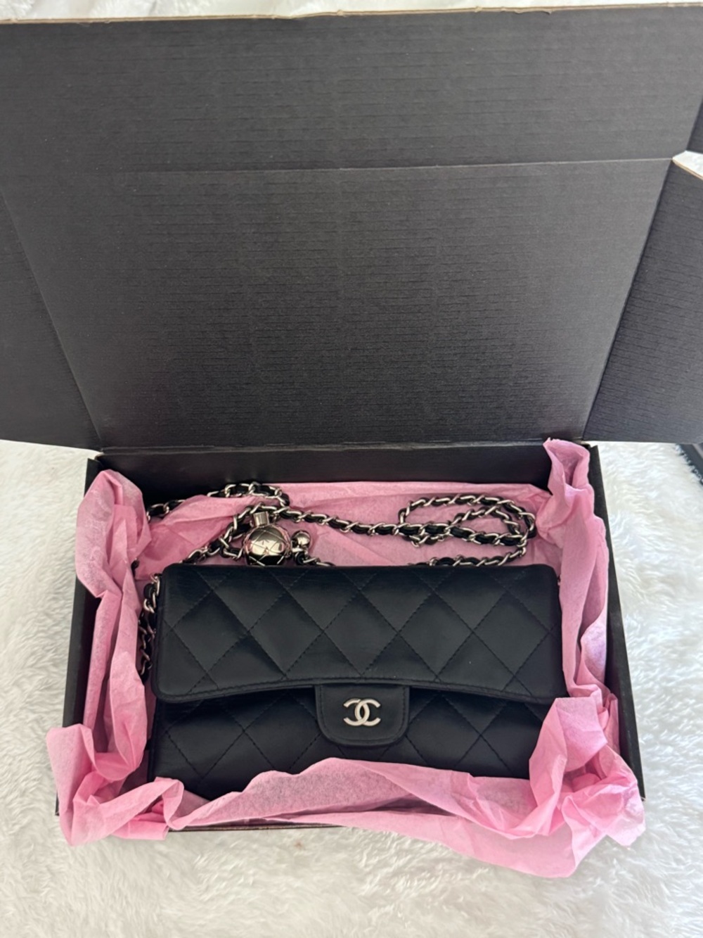 CHANEL Black Quilted Leather Chain Wallet Shoulder Bag with Silver Hardware - Picture 14 of 14